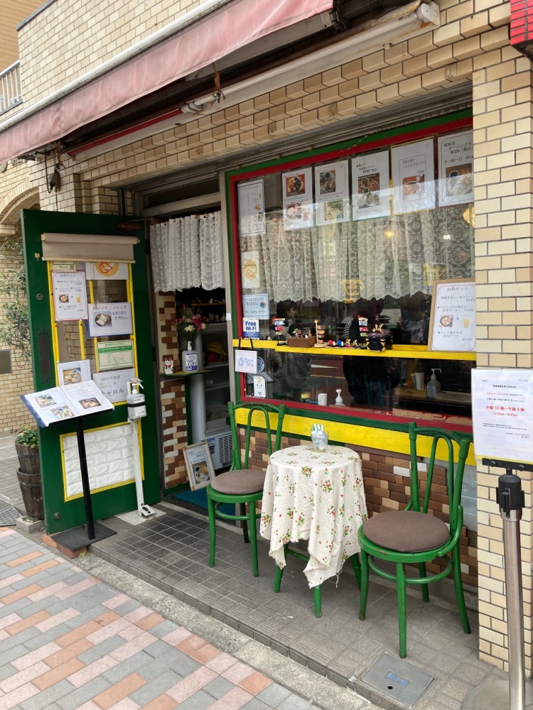 パン屋さんの左隣：昭和の香りがする喫茶店